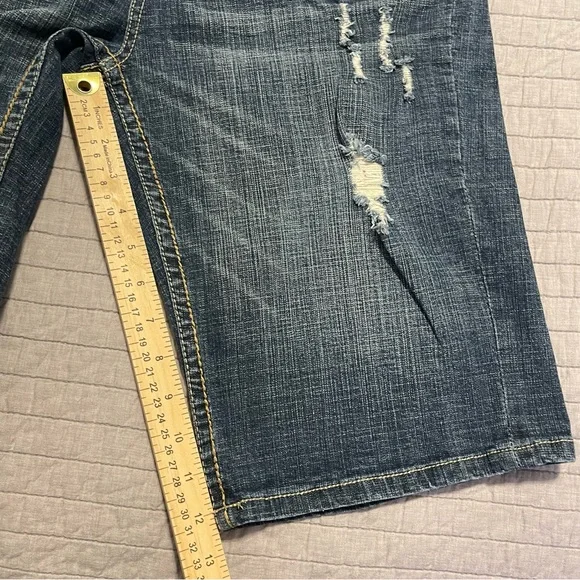 Hydraulic Jean Bermuda Shorts Women's Size 14 Distressed - Picture 5 of 8